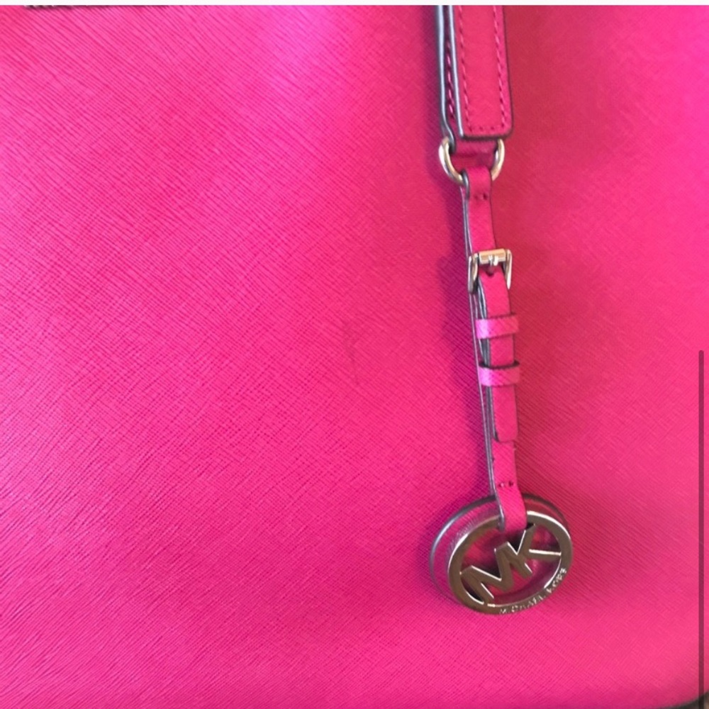 Michael Kors Jet Set Handbag - Picture 2 of 5